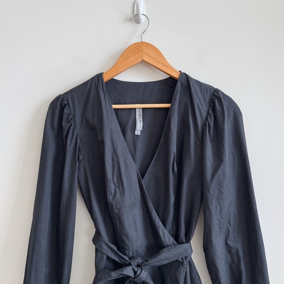 EMMA KNUDSEN • Reese Wrap Dress in Black - Picture 4 of 14